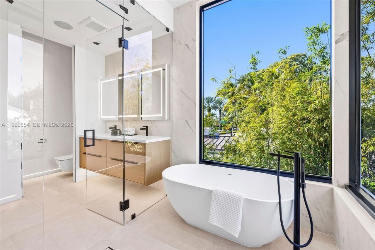 325 W 63rd St, Miami Beach, FL 33141 Photo