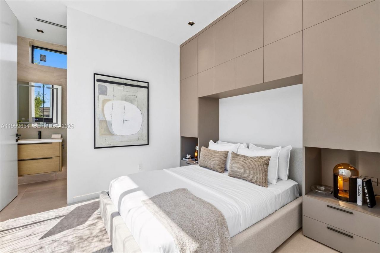 325 W 63rd St, Miami Beach, FL 33141 Photo