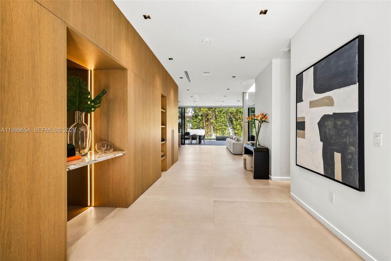 325 W 63rd St, Miami Beach, FL 33141 Photo
