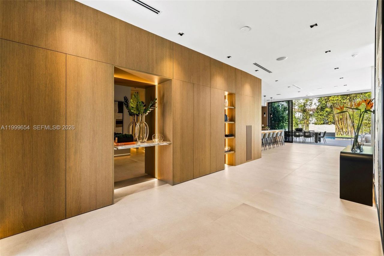 325 W 63rd St, Miami Beach, FL 33141 Photo