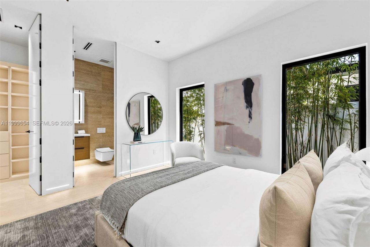 325 W 63rd St, Miami Beach, FL 33141 Photo