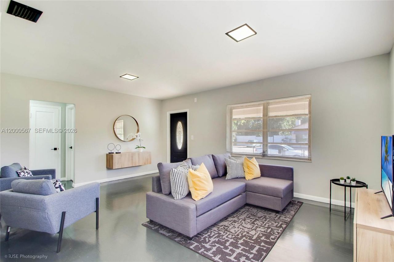 755 NW 43rd St, Unit ., Miami, FL 33127 Photo