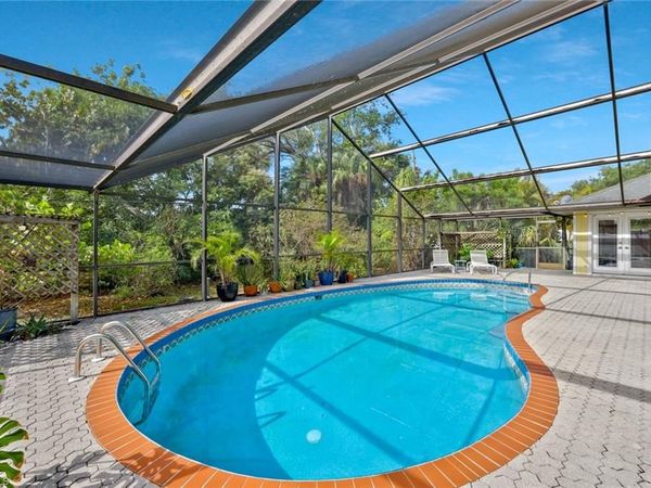 10370 Main DR, BONITA SPRINGS, FL 34135