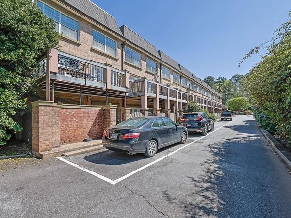 6980 Roswell Road, Unit B11, Atlanta, GA 30328