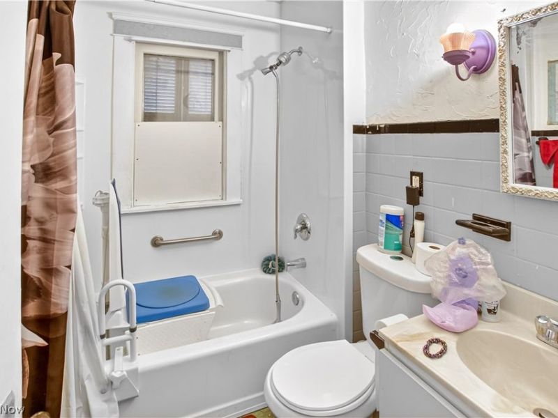 26 E Grace Street, Bedford, OH 44146 Photo 6