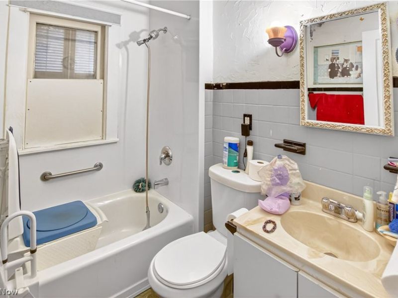 26 E Grace Street, Bedford, OH 44146 Photo 7