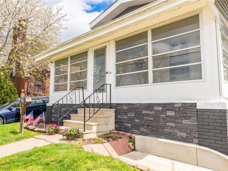 350 Lindy Lane Avenue NW, North Canton, OH 44720 Photo 3