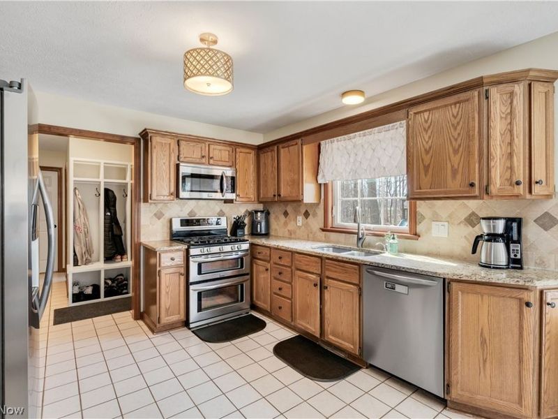 6408 Tara Drive, Poland, OH 44514 Photo 14