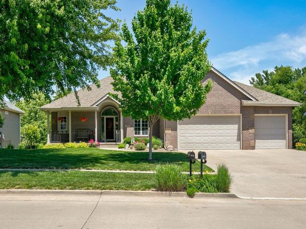 9119 Lenham Drive, Johnston, IA 50131