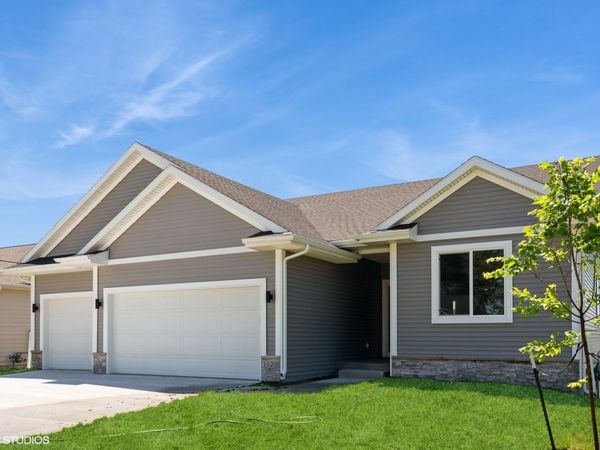 1020 2nd Street NE, Altoona, IA 50009