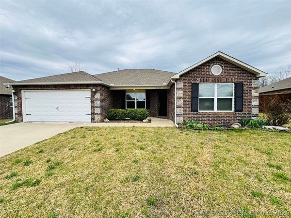 1307 W Missouri Avenue , Claremore, OK 74019
