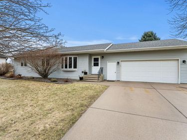 900 Southview Avenue, Braham, MN 55006