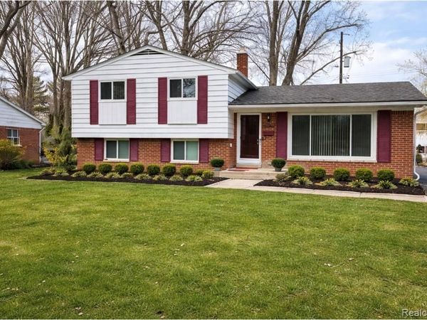 20340 Briarwood Court, Southfield, MI 48076