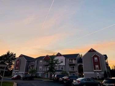 15240 Silver Parkway, Fenton, MI 48430