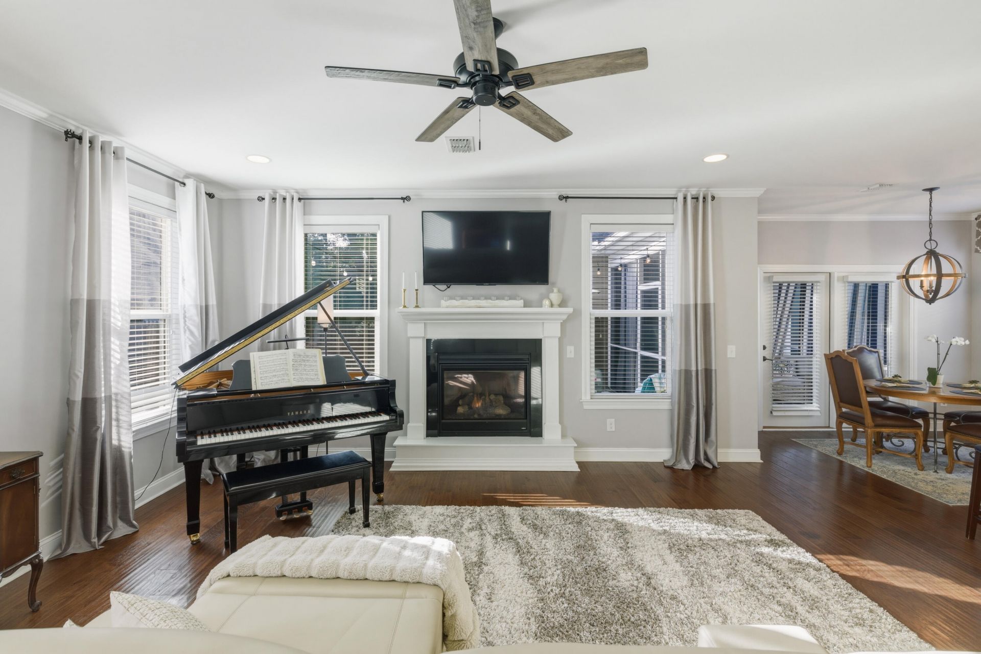 1611 Roustabout Way Photo 7