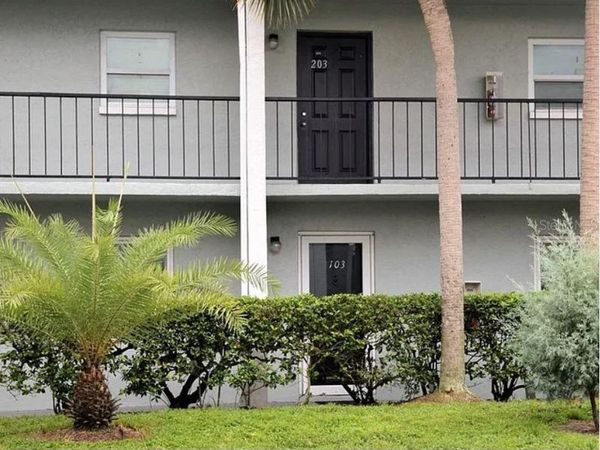 2835 SOMERSET PARK DRIVE , Unit 203, TAMPA, FL 33613