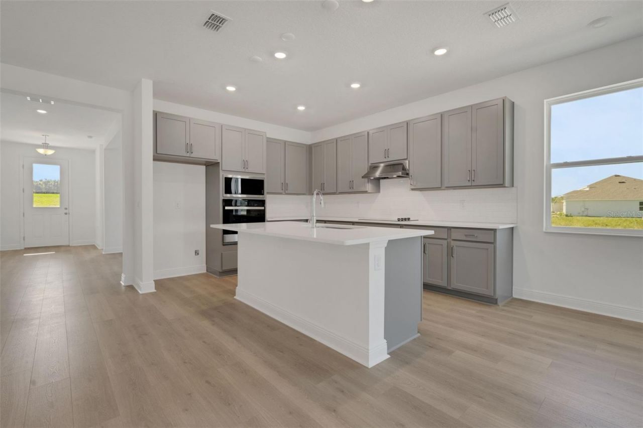 736 Sunshower Drive, Lady Lake, FL 32159 Photo