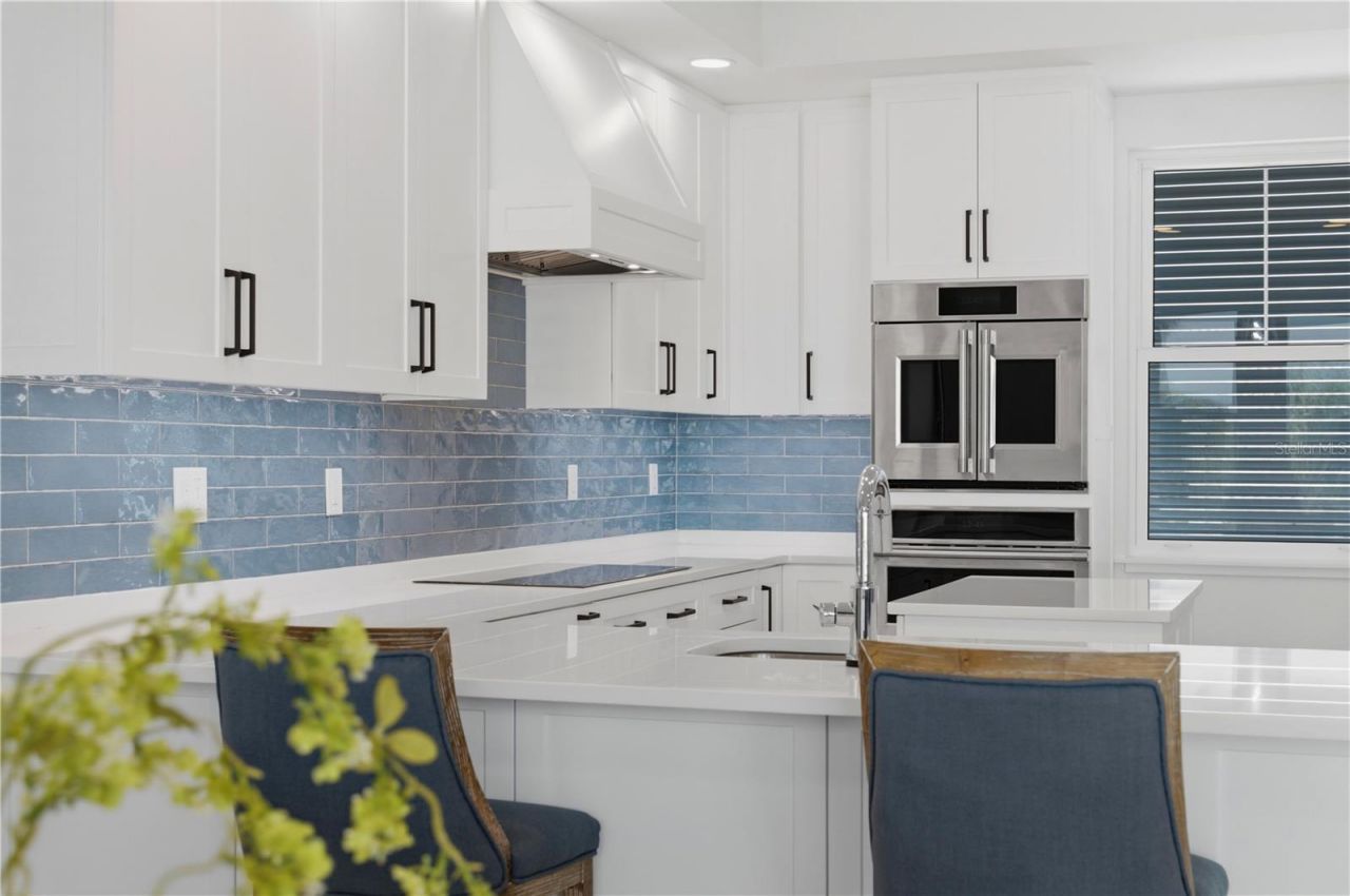 2813 Kipps Colony Drive S, Gulfport, FL 33707 Photo