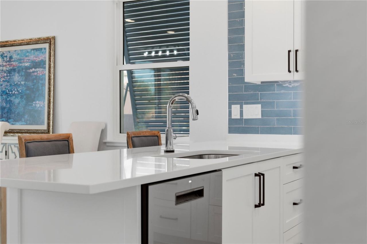 2813 Kipps Colony Drive S, Gulfport, FL 33707 Photo