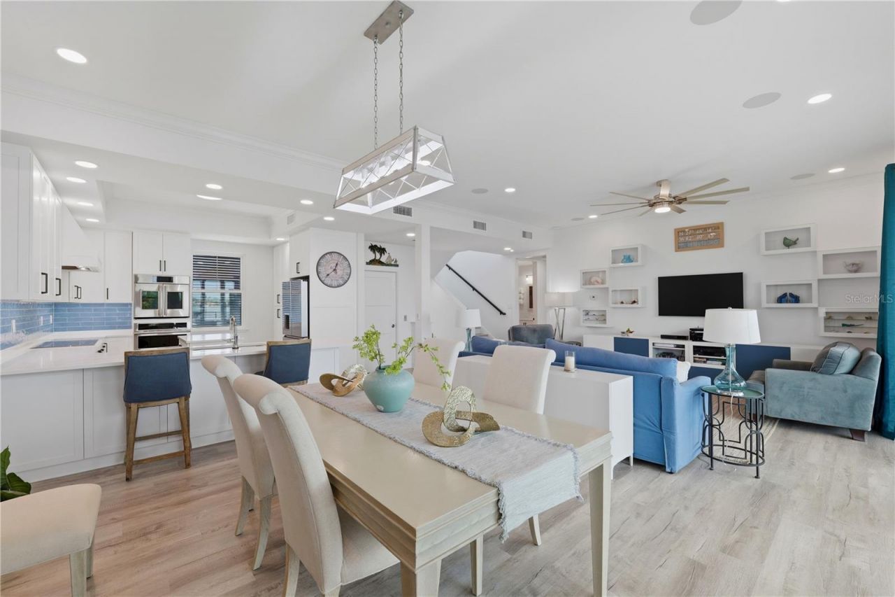 2813 Kipps Colony Drive S, Gulfport, FL 33707 Photo