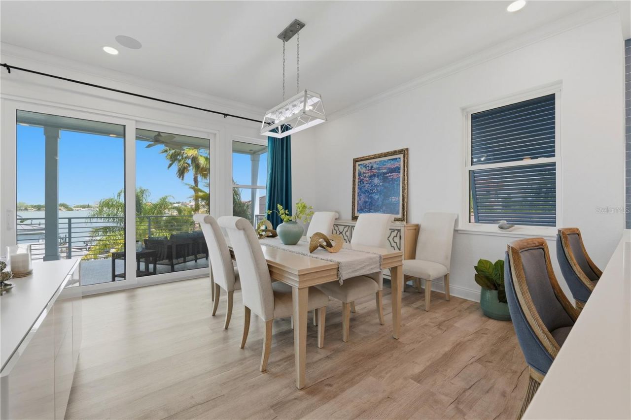 2813 Kipps Colony Drive S, Gulfport, FL 33707 Photo