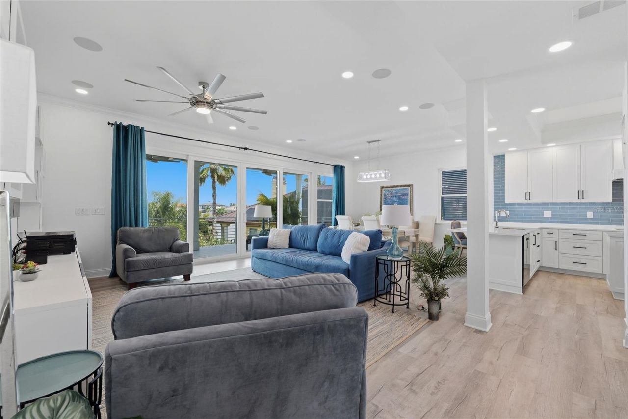 2813 Kipps Colony Drive S, Gulfport, FL 33707 Photo