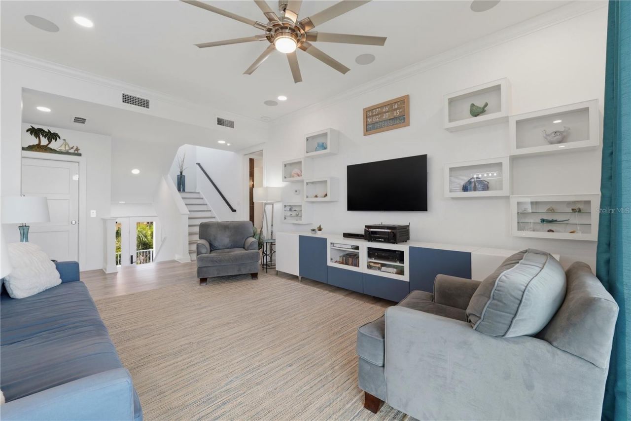 2813 Kipps Colony Drive S, Gulfport, FL 33707 Photo