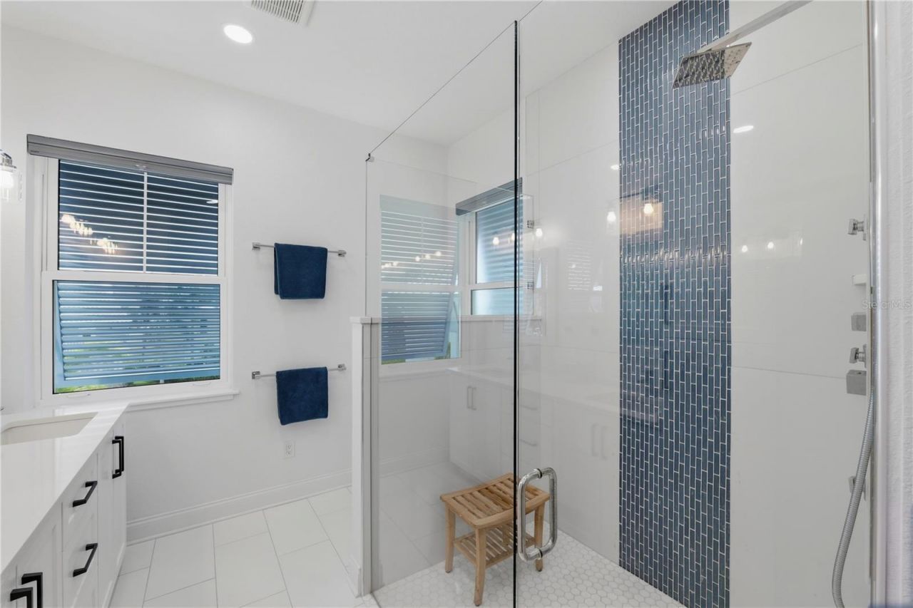 2813 Kipps Colony Drive S, Gulfport, FL 33707 Photo