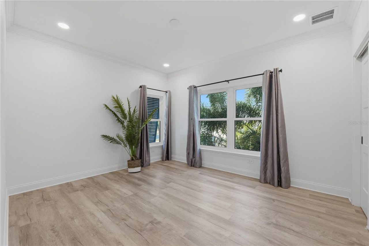 2813 Kipps Colony Drive S, Gulfport, FL 33707 Photo