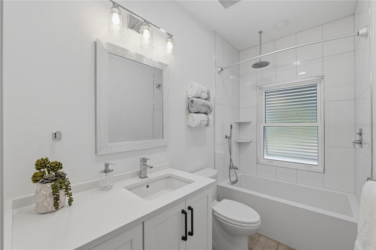 2813 Kipps Colony Drive S, Gulfport, FL 33707 Photo