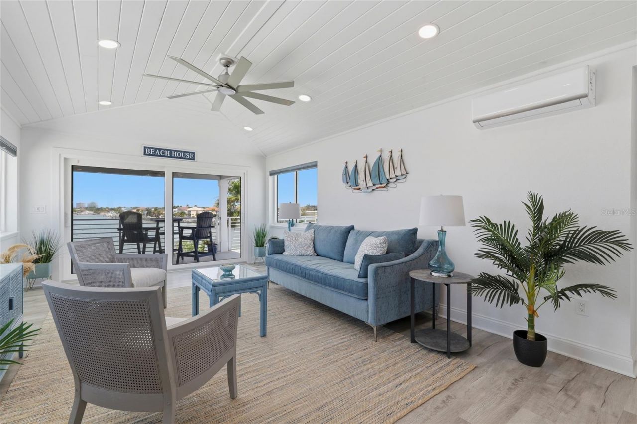 2813 Kipps Colony Drive S, Gulfport, FL 33707 Photo