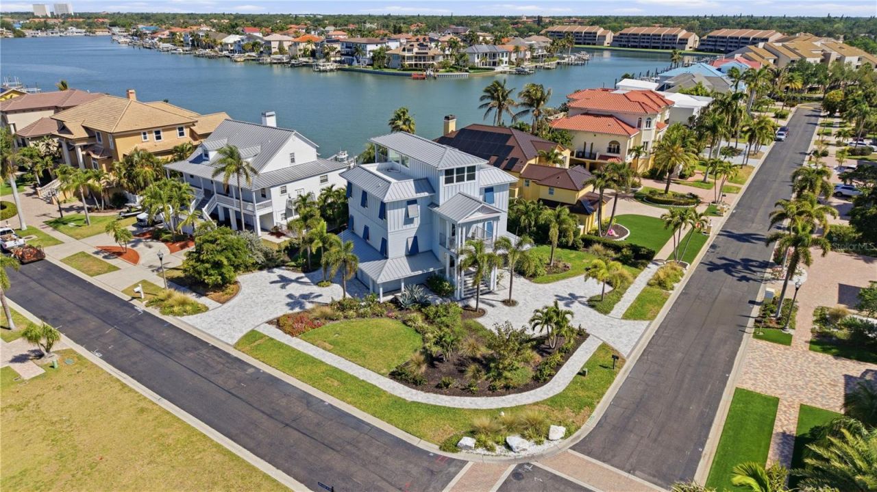 2813 Kipps Colony Drive S, Gulfport, FL 33707 Photo