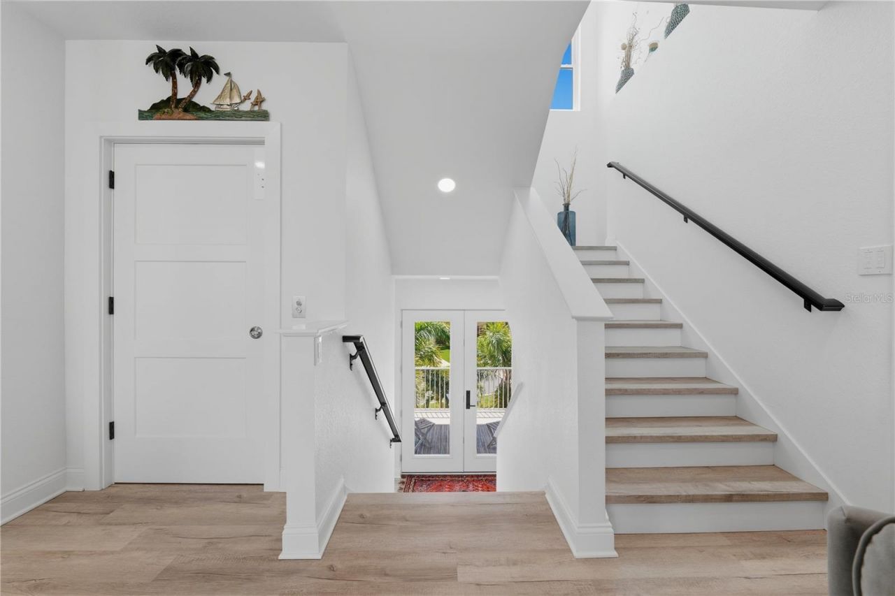 2813 Kipps Colony Drive S, Gulfport, FL 33707 Photo