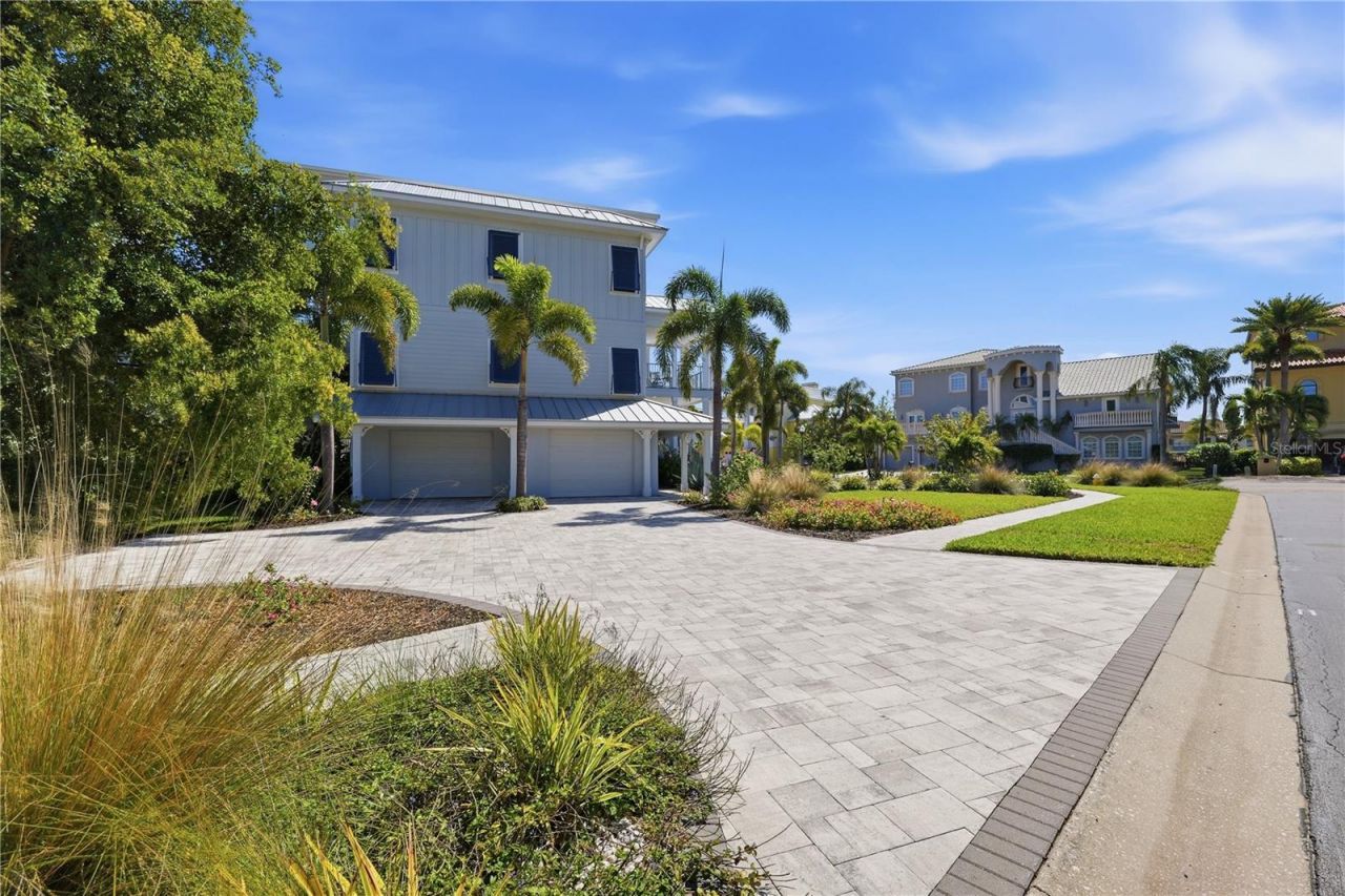 2813 Kipps Colony Drive S, Gulfport, FL 33707 Photo