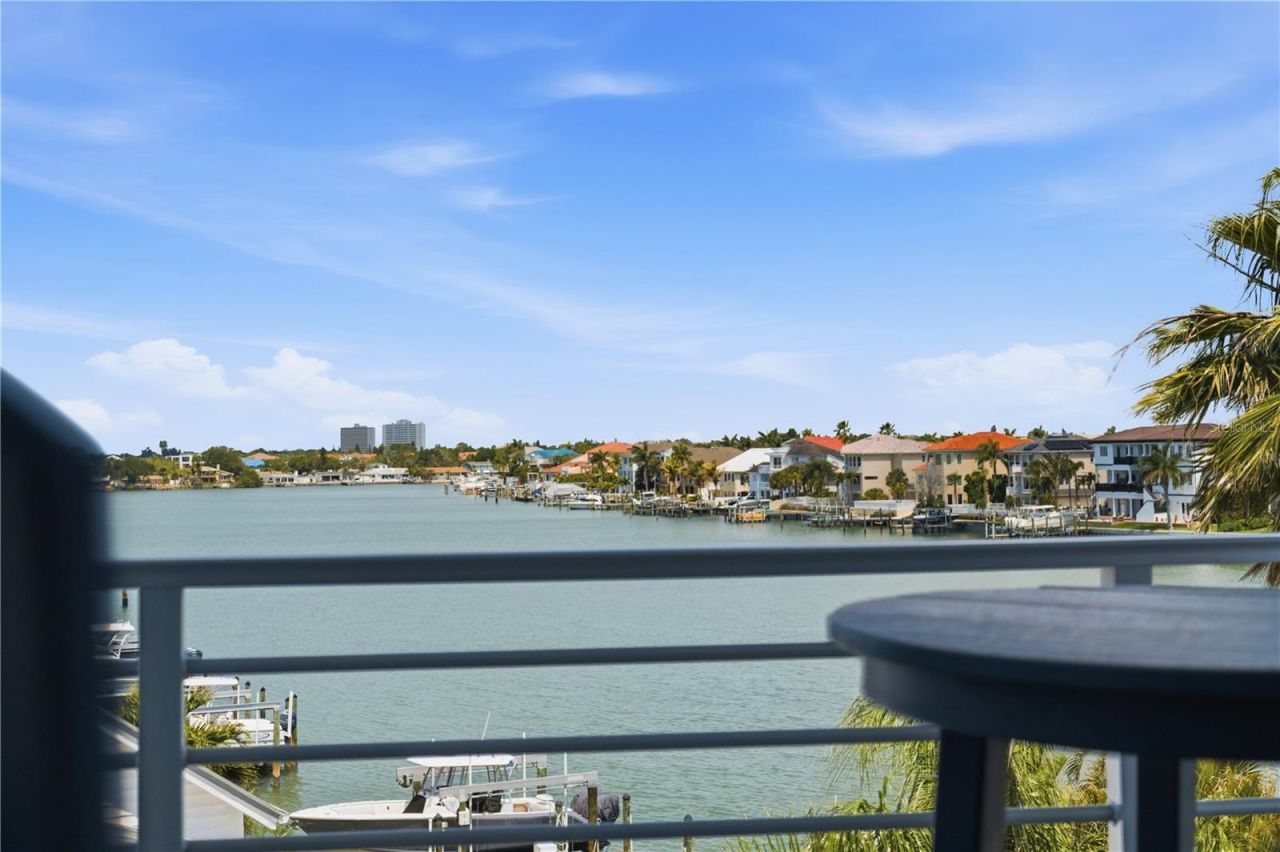 2813 Kipps Colony Drive S, Gulfport, FL 33707 Photo