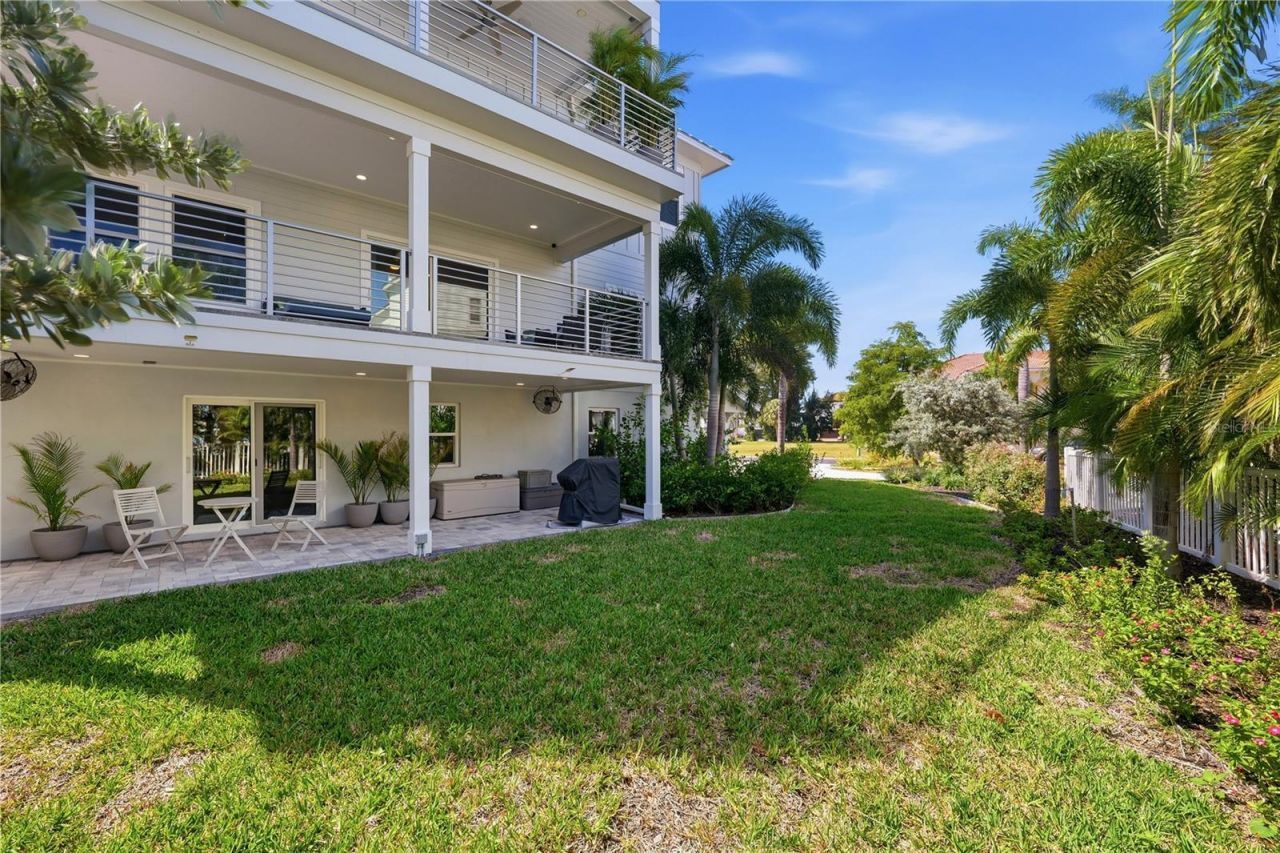 2813 Kipps Colony Drive S, Gulfport, FL 33707 Photo