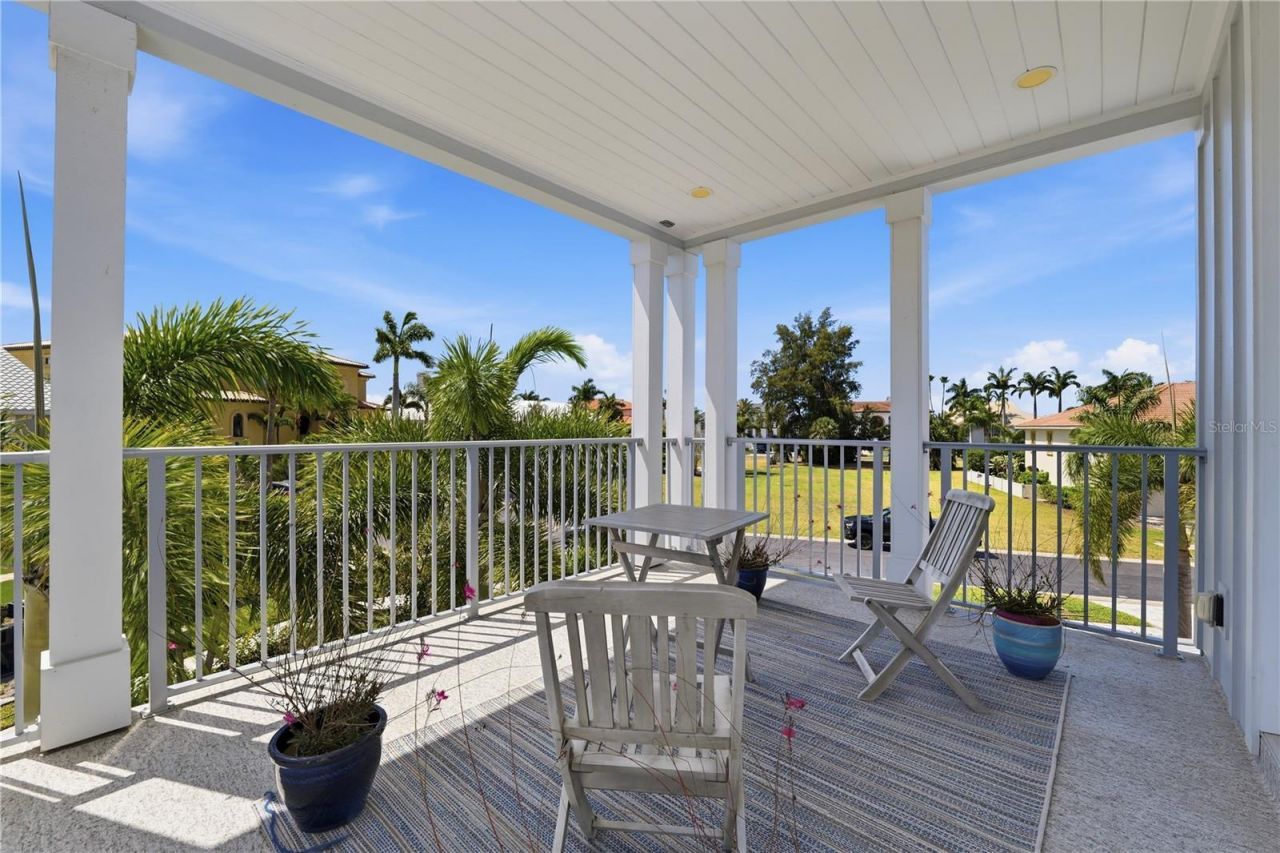 2813 Kipps Colony Drive S, Gulfport, FL 33707 Photo