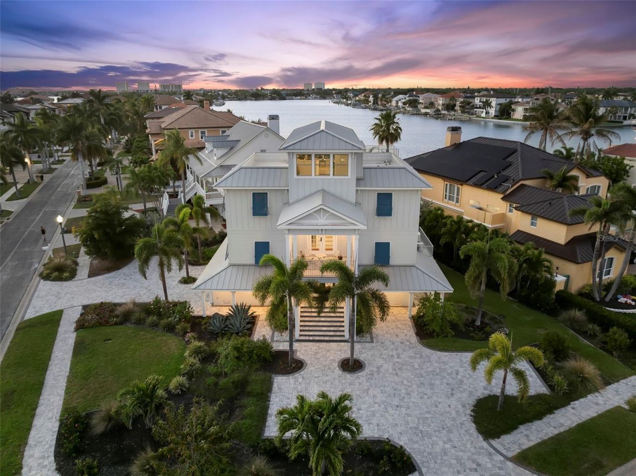 2813 Kipps Colony Drive S, Gulfport, FL 33707 Photo