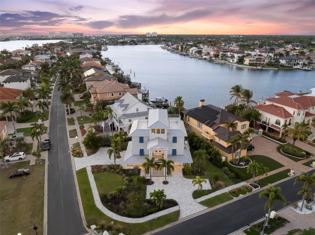 2813 Kipps Colony Drive S, Gulfport, FL 33707 Photo