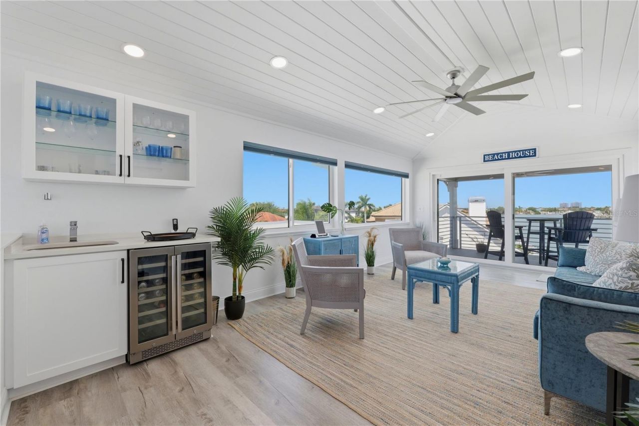 2813 Kipps Colony Drive S, Gulfport, FL 33707 Photo