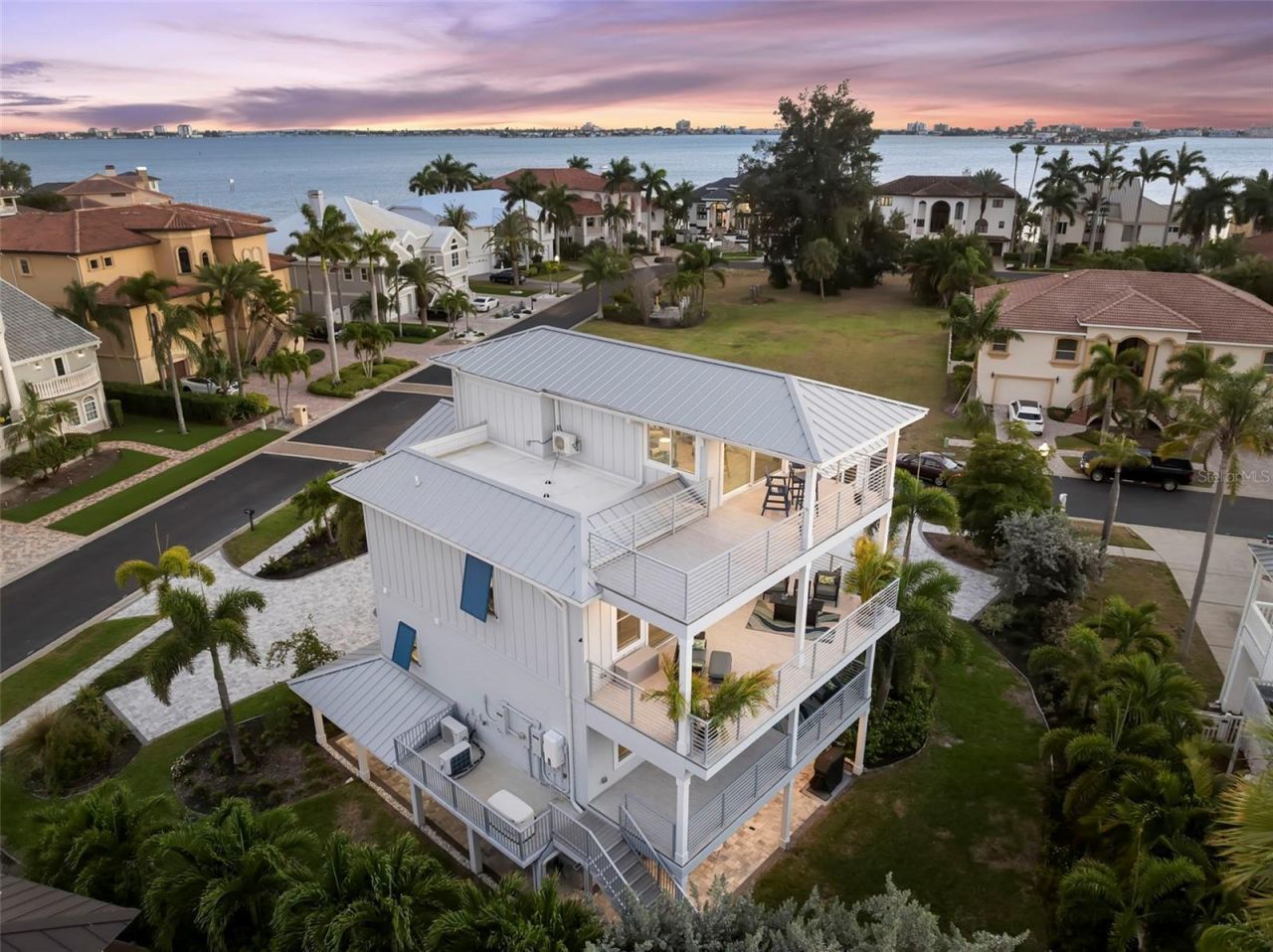 2813 Kipps Colony Drive S, Gulfport, FL 33707 Photo