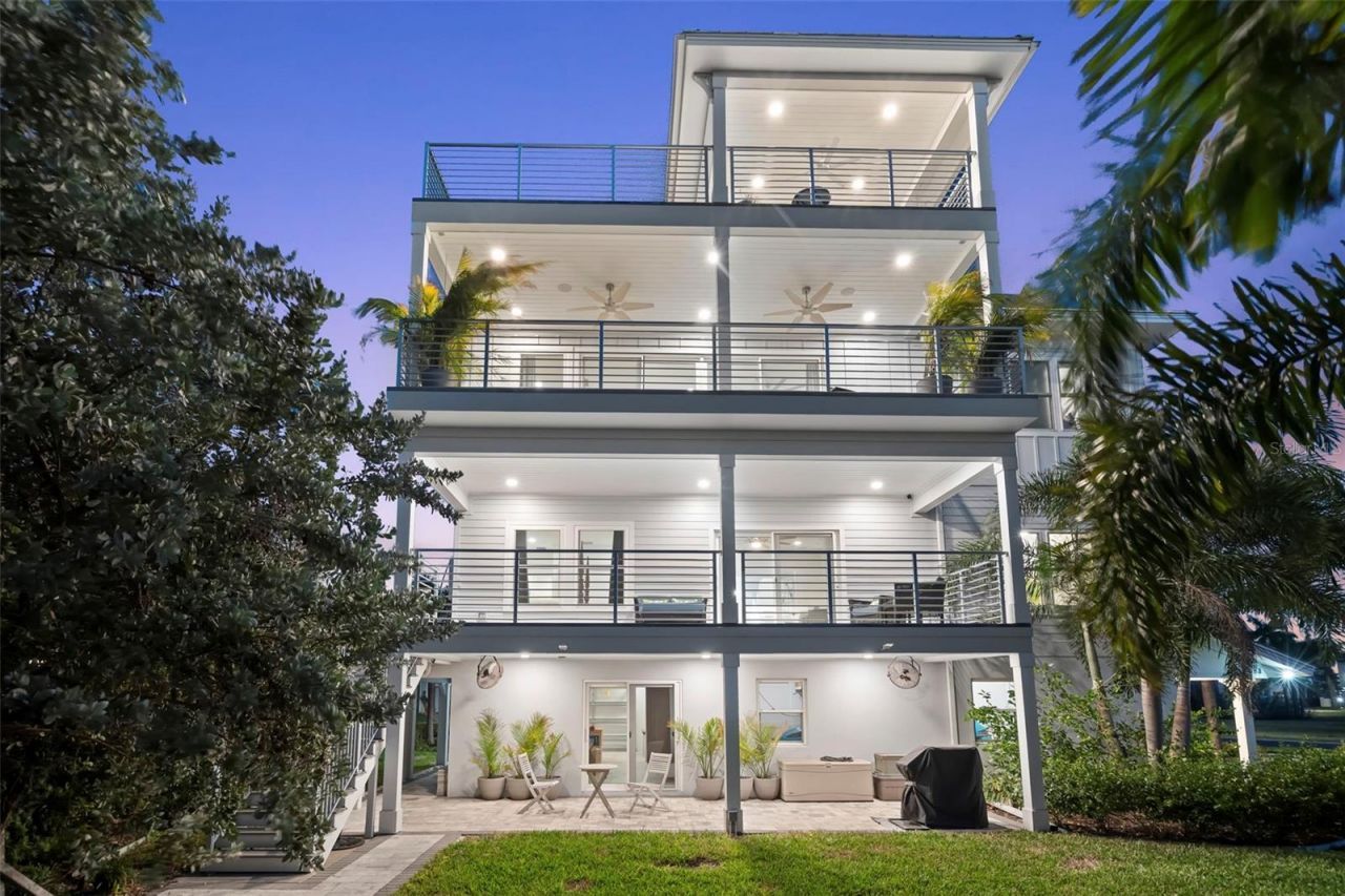 2813 Kipps Colony Drive S, Gulfport, FL 33707 Photo