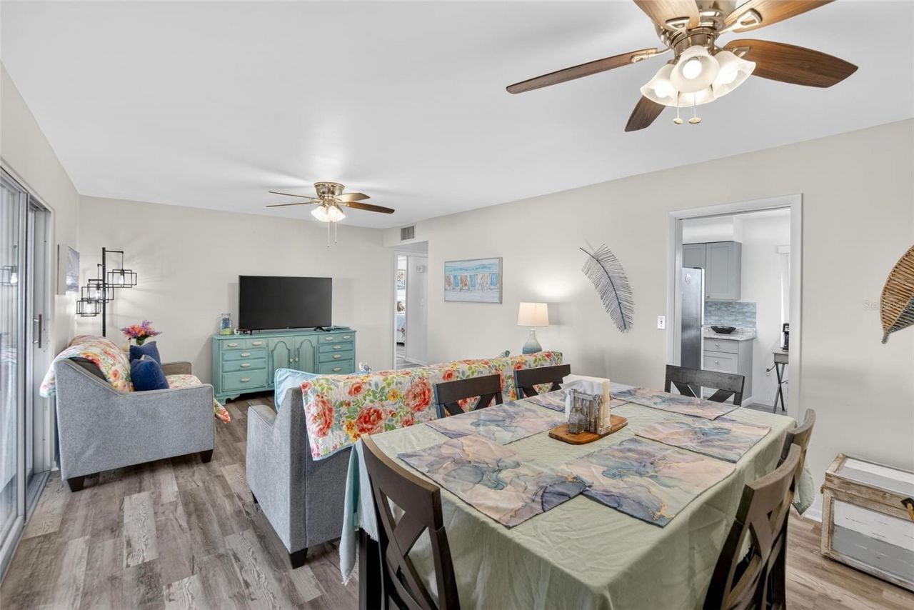 809 Oakmont Avenue , Sun City Center, FL 33573 Photo