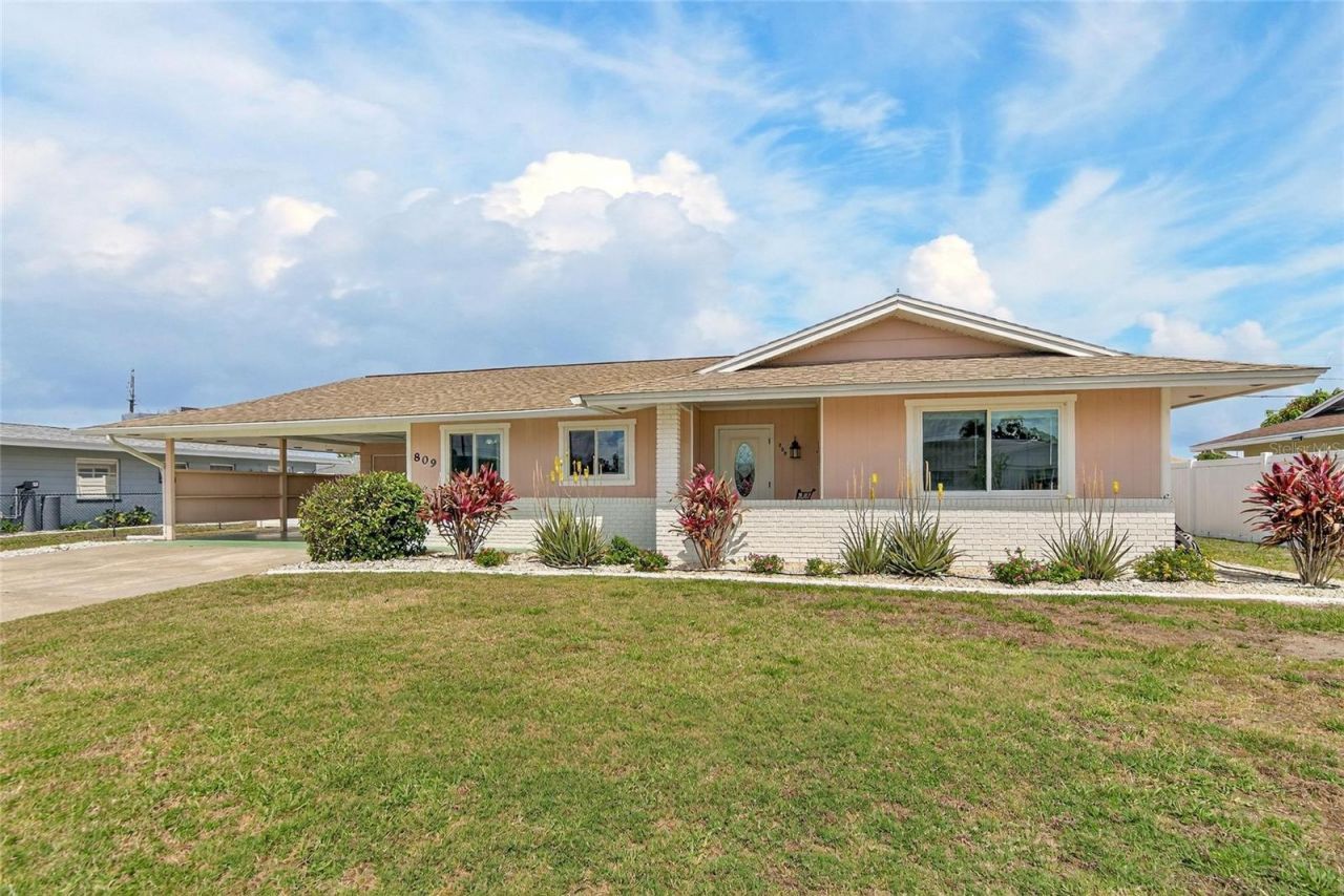 809 Oakmont Avenue , Sun City Center, FL 33573 Photo