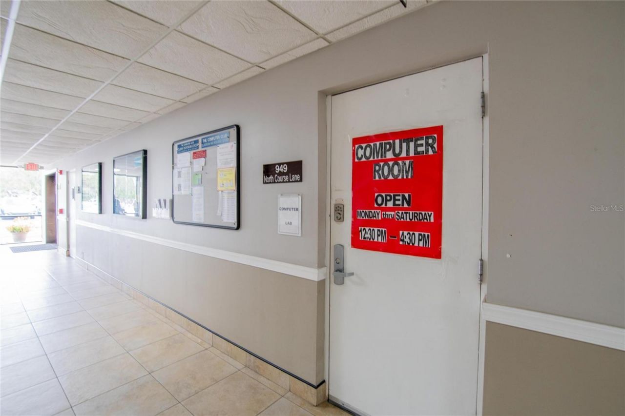 809 Oakmont Avenue , Sun City Center, FL 33573 Photo