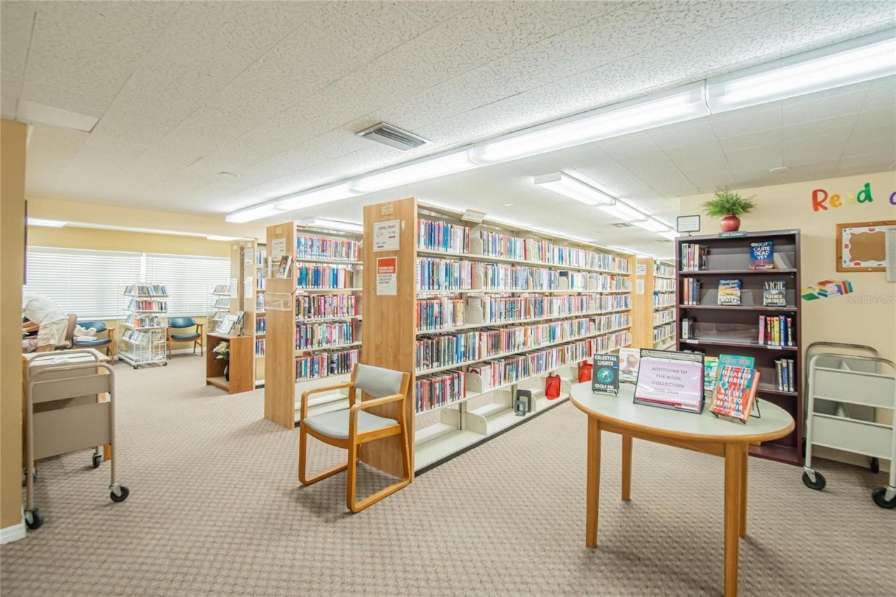 809 Oakmont Avenue , Sun City Center, FL 33573 Photo