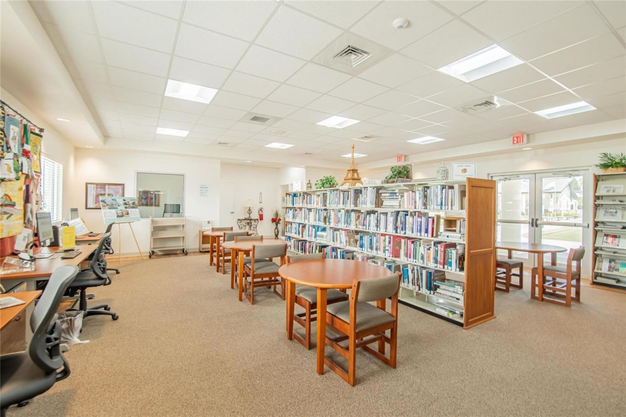 809 Oakmont Avenue , Sun City Center, FL 33573 Photo