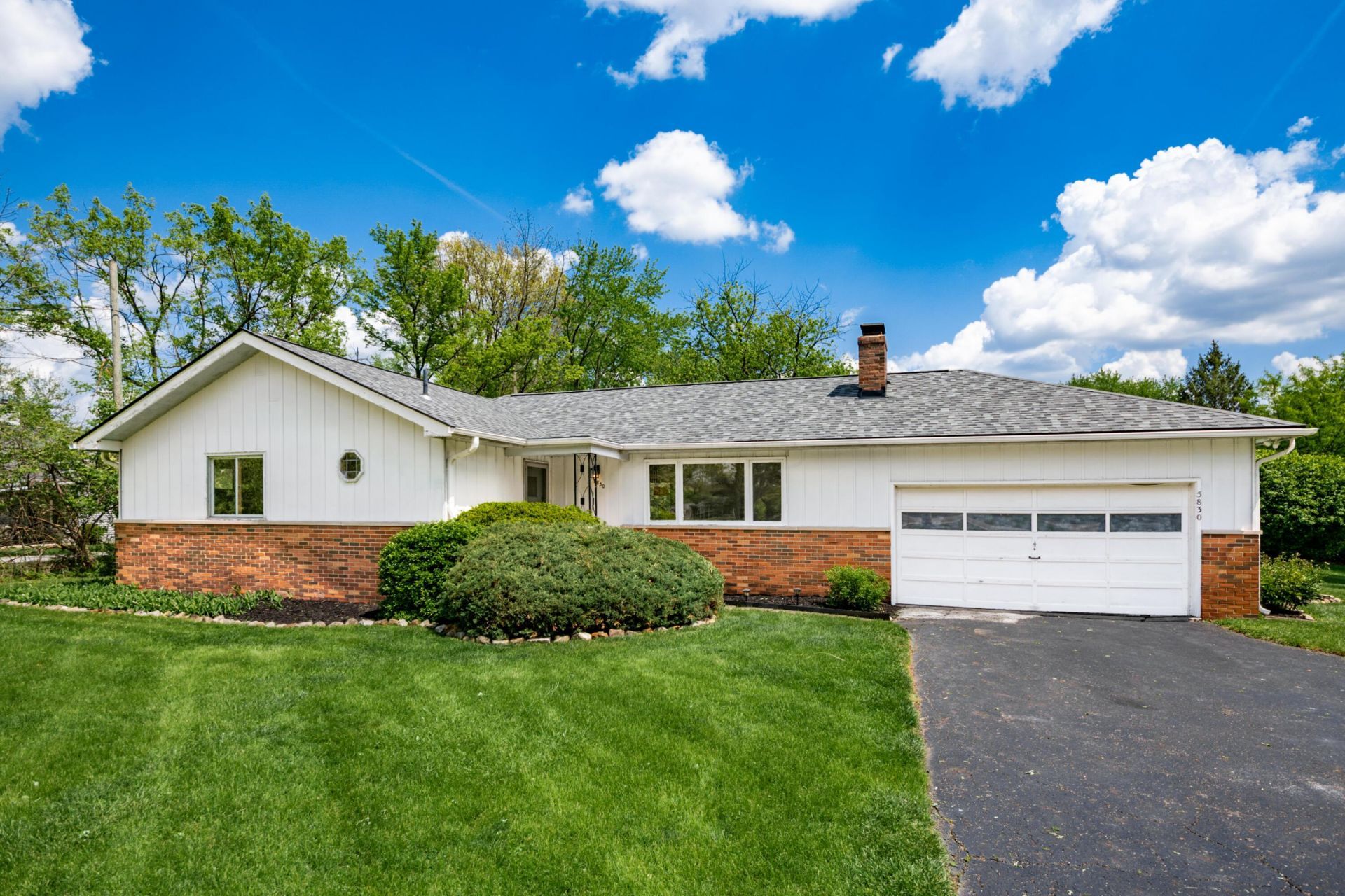 5830 Sinclair Road, Columbus, OH 43229 Main Photo