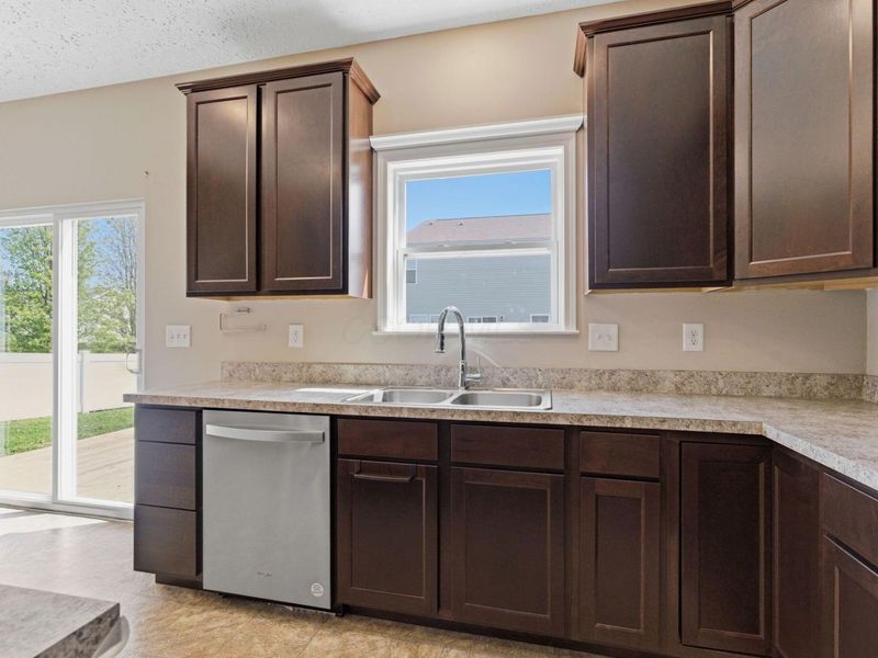 4328 Coble Glen Lane, Canal Winchester, OH 43110 Photo 12