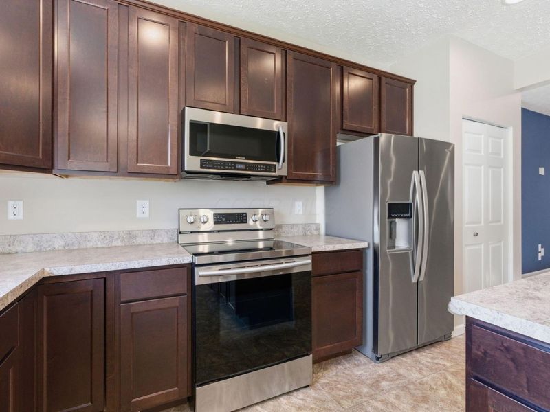 4328 Coble Glen Lane, Canal Winchester, OH 43110 Photo 13